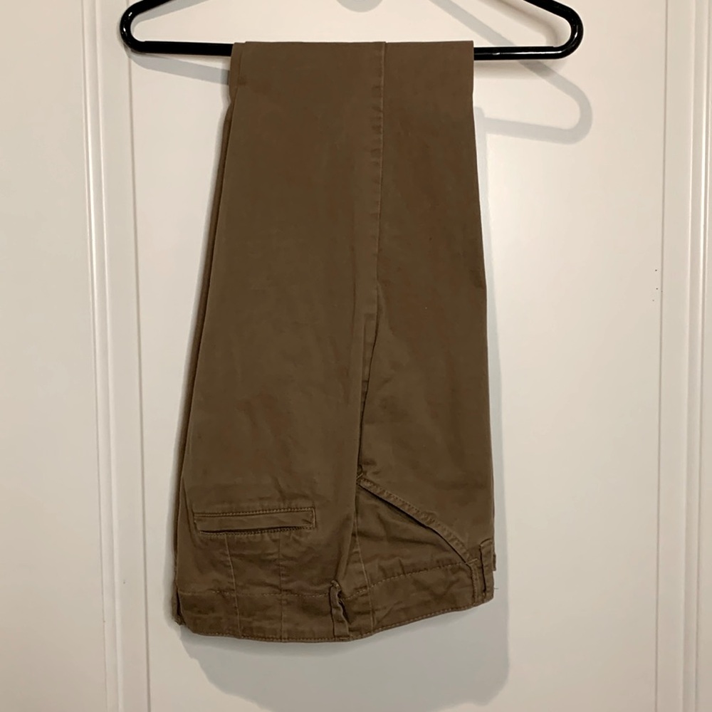 Lee Essential Chino in coffee brown. Size 8.